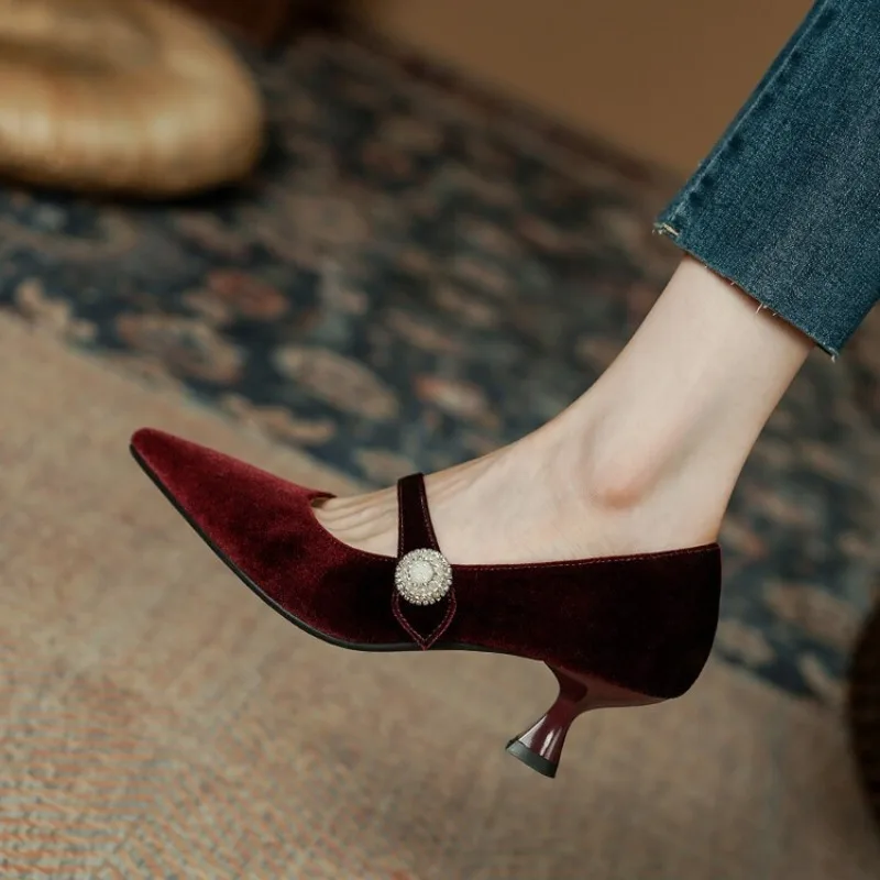 Weinrote Mary-Jane-Schuhe mit  – Slingback Pumps Women Bewertung und Preis