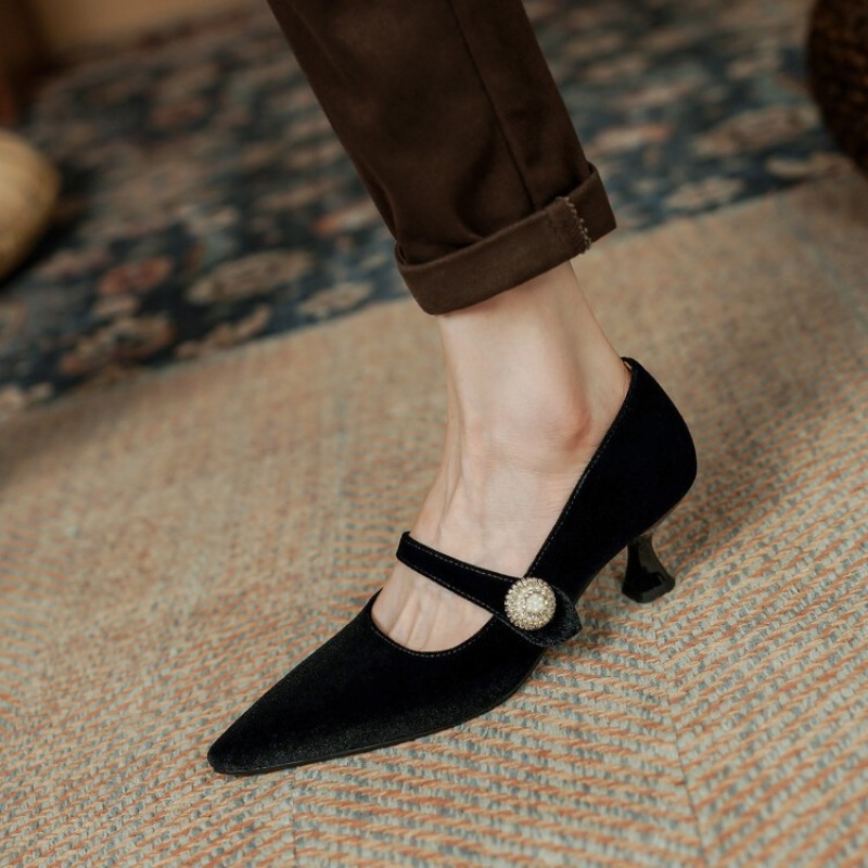 Weinrote Mary-Jane-Schuhe mit  – Slingback Pumps Women Bewertung und Preis