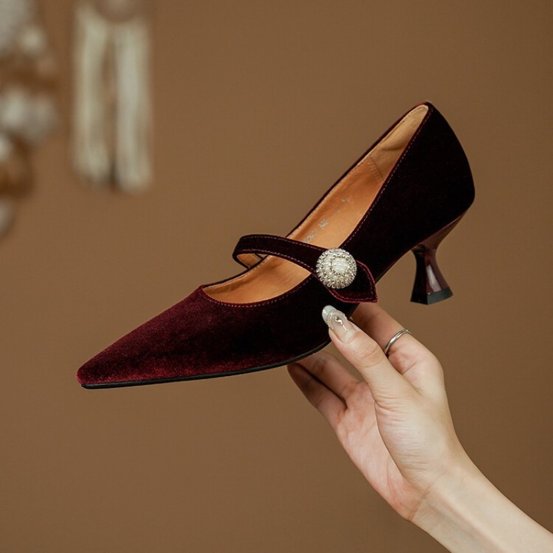 Weinrote Mary-Jane-Schuhe mit  – Slingback Pumps Women Bewertung und Preis